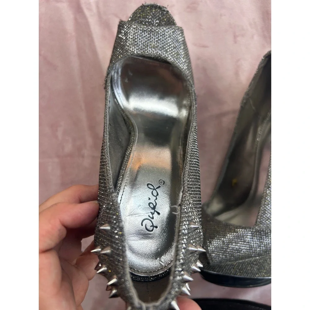 Qupid Platform Pumps Women's Size 7.5 Silver Spiked Heel